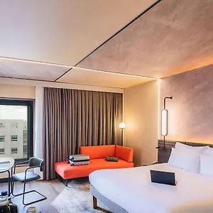 **** Otel Novotel Portekiz